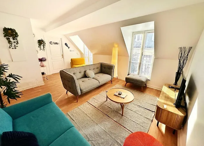 Celine 31 Bright Between Champs Elysee And Eiffel Tower *