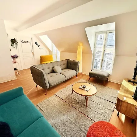 Celine 31 Bright Between Champs Elysee And Eiffel Tower *