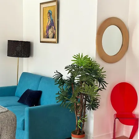 Celine 31 Bright Between Champs Elysee And Eiffel Tower * パリ