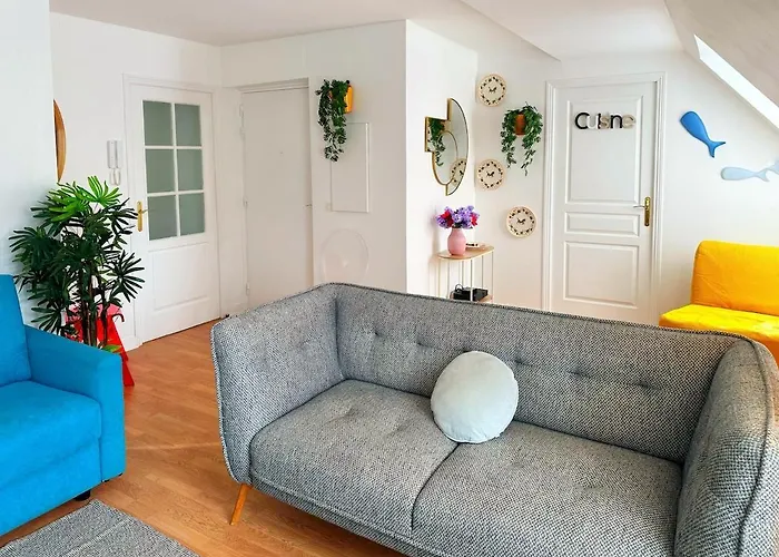 Celine 31 Bright Between Champs Elysee And Eiffel Tower