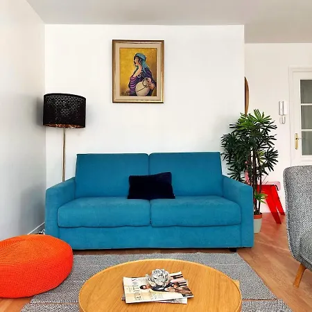 Celine 31 Bright Between Champs élysée&eiffel Tower