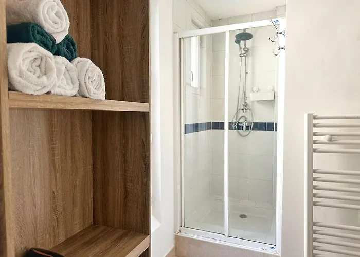 Celine 31 Bright Between Champs élysée&eiffel Tower París