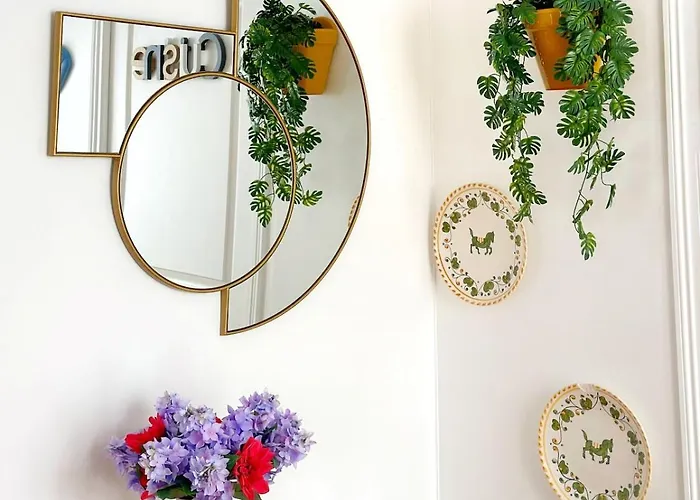 Celine 31 Bright Between Champs Elysee And Eiffel Tower * פריז