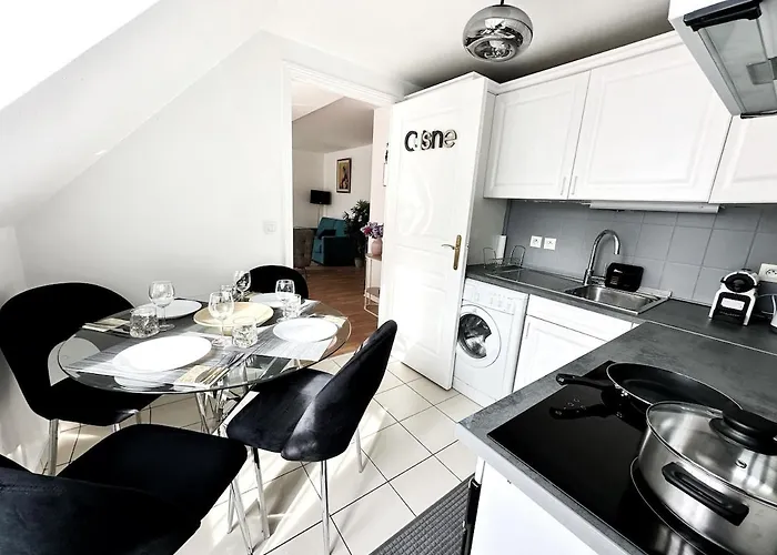 Celine 31 Bright Between Champs Elysee And Eiffel Tower